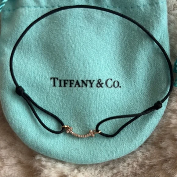 Authentic Tiffany & Co. Smile cord bracelet in rose gold and diamonds - Picture 4 of 16